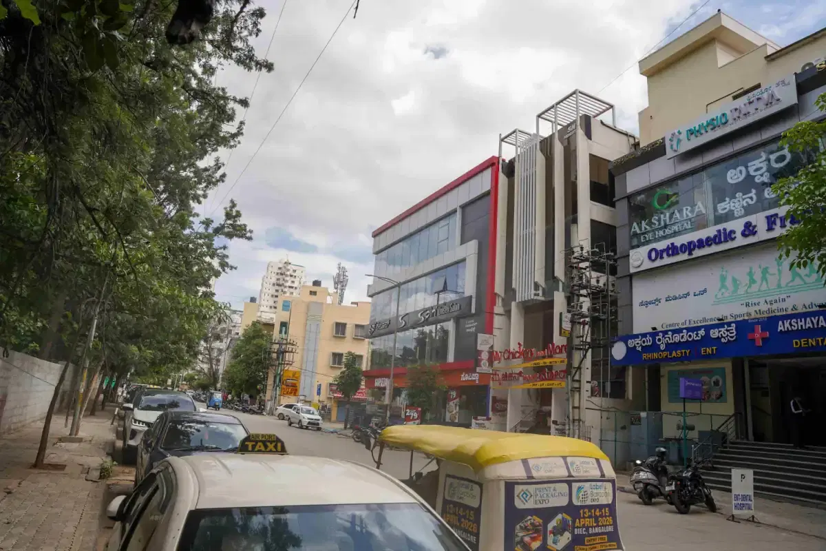 Chiropractors in Sahakar Nagar — clinic photograph 5 of 7