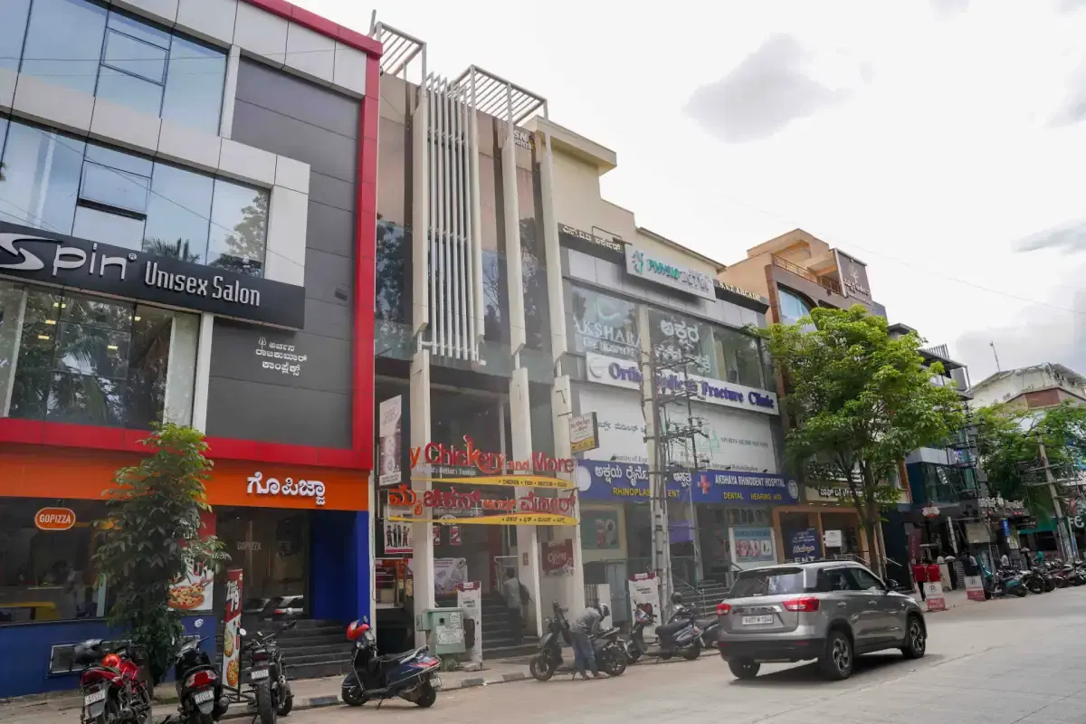 Chiropractors in Sahakar Nagar — clinic photograph 6 of 7